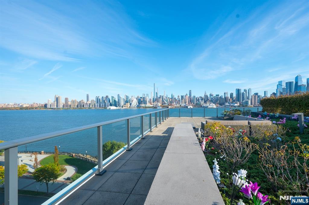 1200 Avenue Port Imp 705, Weehawken, New Jersey - 3 Bedrooms  
4 Bathrooms - 