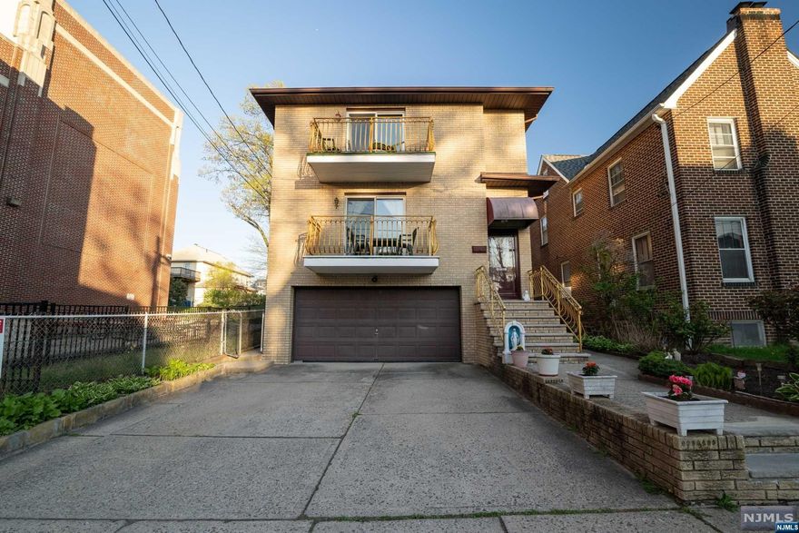 EXCELLENT OPPORTUNITY TO OWN THIS FABULOUS TWO-FAMILY HOME LOCATED ON A DEAD-END STREET. FEATURING 6 BEDROOMS, 5 FULL BATHS, OVER-SIZED GARAGE, AND FULL FINISHED WALK-OUT BASEMENT. ALL SEPARATE UTILITIES. CLOSE TO NY TRANSPORTATION, GW BRIDGE, SHOPPING, AND SCHOOLS. $13,740 IN TAXES!!!