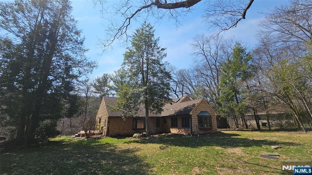 Photo of 534 Hamburg Turnpike, West Milford, NJ 07480 (MLS # 26014652)