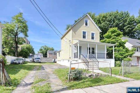 Photo of 196 2nd St #Front, Englewood, NJ 07631 (MLS # 25026062)