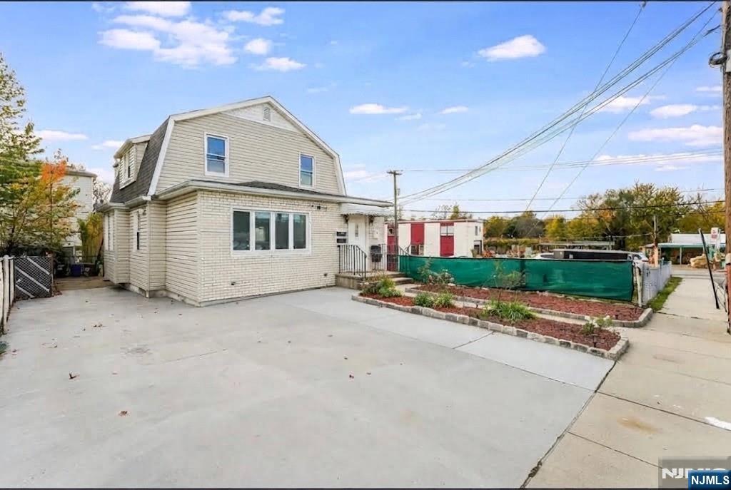 327 Stover Avenue 2nd floor