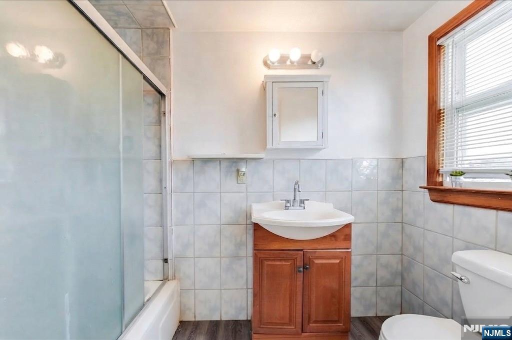 327 Stover Avenue 2nd floor