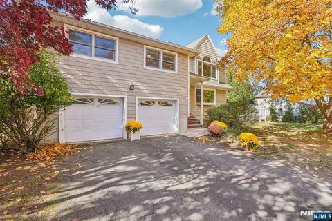 Photo of 277 Spring Valley Road, Park Ridge, NJ 07656 (MLS # 25037797)