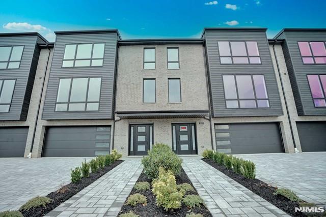 Rental Property at 410 Hillside B, Palisades Park, New Jersey - Bedrooms: 3 
Bathrooms: 4.5 
Rooms: 13  - $7,900 MO.