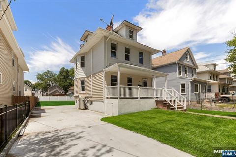 Photo of 40 Teaneck RD, Ridgefield Park, NJ 07660 (MLS # 26023904)