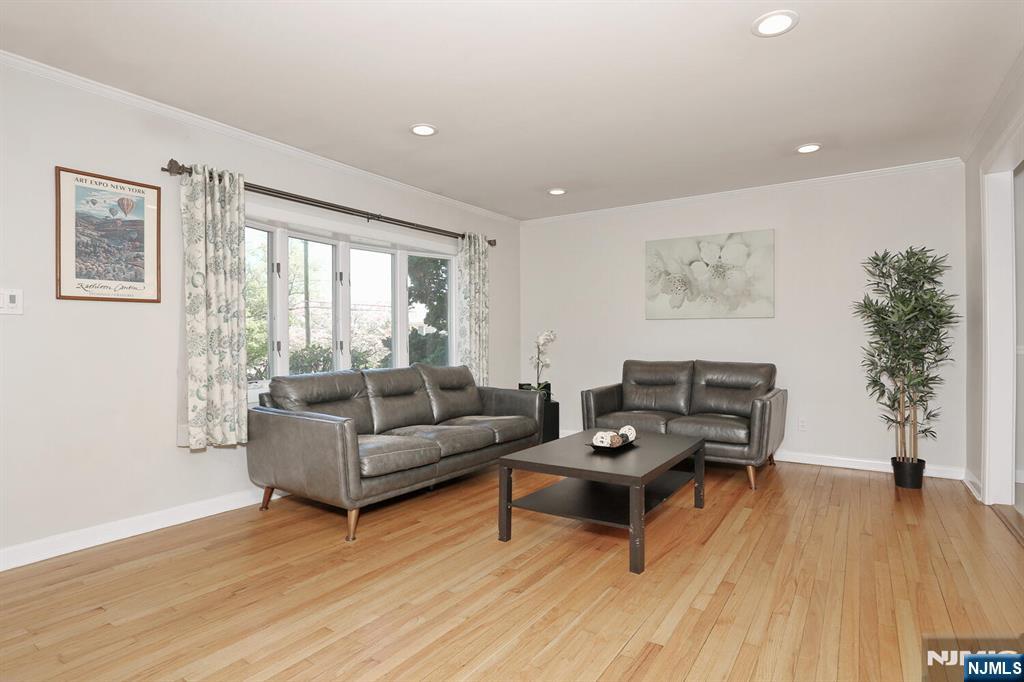4 Hemlock Street