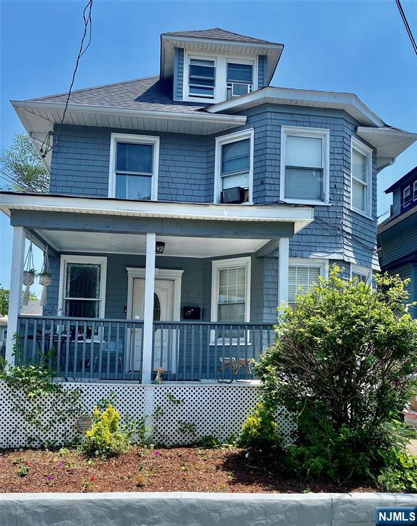 Property for Sale at 277 32nd Street, Paterson, New Jersey - Bedrooms: 6 
Bathrooms: 3 
Rooms: 14  - $539,900