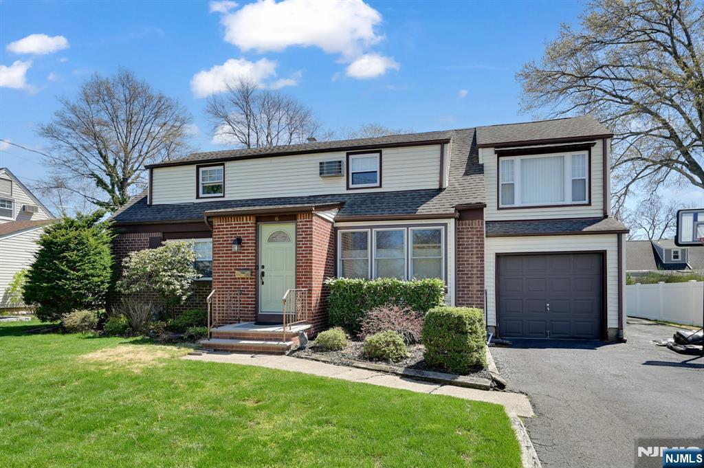 Property for Sale at 6 Godwin Avenue, Fair Lawn, New Jersey - Bedrooms: 5 
Bathrooms: 2 
Rooms: 11  - $649,900