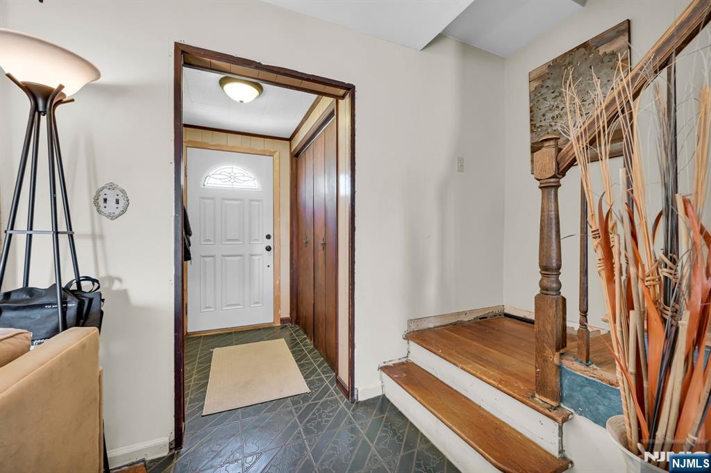 6 Godwin Avenue