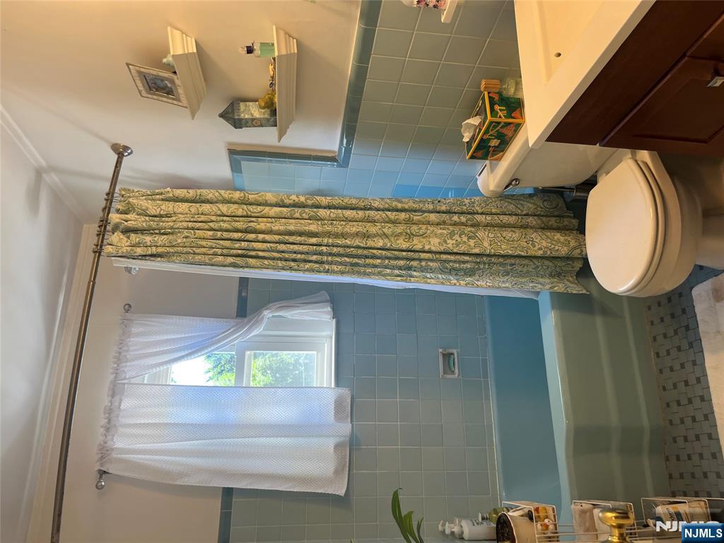 New Milford, New Jersey 07646, United States, 2 Bedrooms Bedrooms, ,2 BathroomsBathrooms,Residential,Active,120392