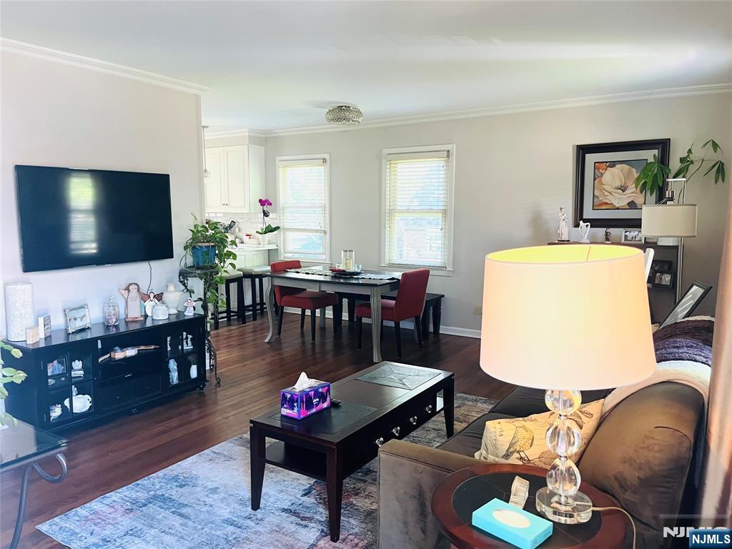 New Milford, New Jersey 07646, United States, 2 Bedrooms Bedrooms, ,2 BathroomsBathrooms,Residential,Active,120392