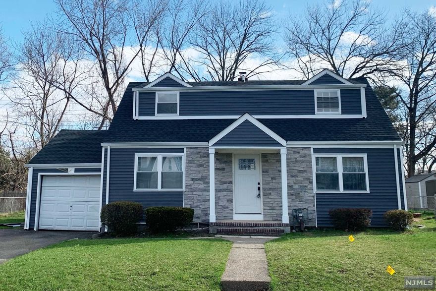 BACK ON MARKET/BUYER COULD NOT PERFORM: This great location next to FL High School is airy and spacious.Wide open floor plan with 4 bed 3 fl baths. Complete with full fin. basement w/washer/dryer HOOKUPS, modern kitchen with HOOKUPS for appliances. Large yard on a great block. Stable Block. AS IS