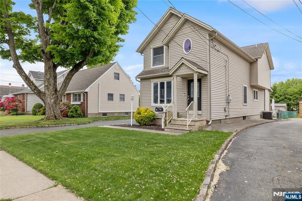 Photo of 72 Forest Avenue, Hawthorne, NJ 07506 (MLS # 26018061)