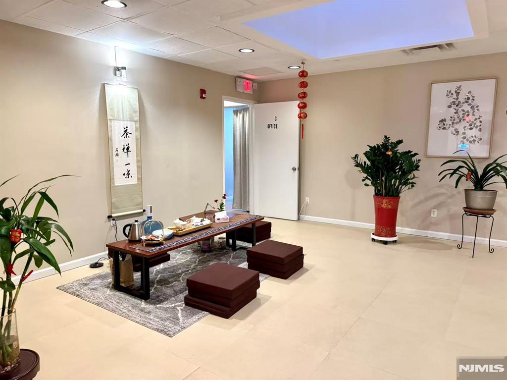 400 Bergen Boulevard