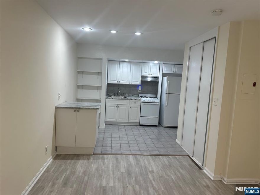 Renovated Modern Studio Rental in Fort Lee's desirable Linwood Park CO-OP Community. Offering open concept Living room/Bedroom, kitchen, full bath. Included in the rent is Heat/Hot water & cable. Laundry room in Building. Walking distance to Linwood Plaza Shopping Center offering Starbucks, 24 Hours CVS, H Mart Supermarket, Wine & Spirit and more. Steps from NYC buses stop, only 5 minutes to GWB. NO PETS, street parking available parking for a small fee. Board approval required.Tenant pays 1 month broker fee. 1.5 month security deposit $300 APPLICATION FEE IS NOT REFUNDABLE,$500 MOVE IN FEE IS REFUNDABLE. Tenant must provide 2 year tax returns, 2 recent bank statements, 3 recent Pay stubs, full credit report.