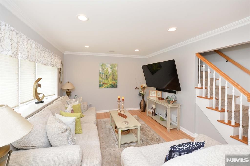 Photo of 1006 Essex Place, Fair Lawn, NJ 07410 (MLS # 25042228)