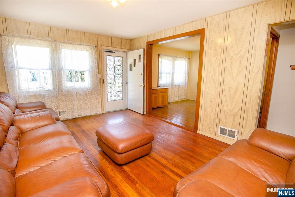 Homes for Sale in Northern NJ | ThisIsRiverEdge.com 53 Sunnyside Avenue