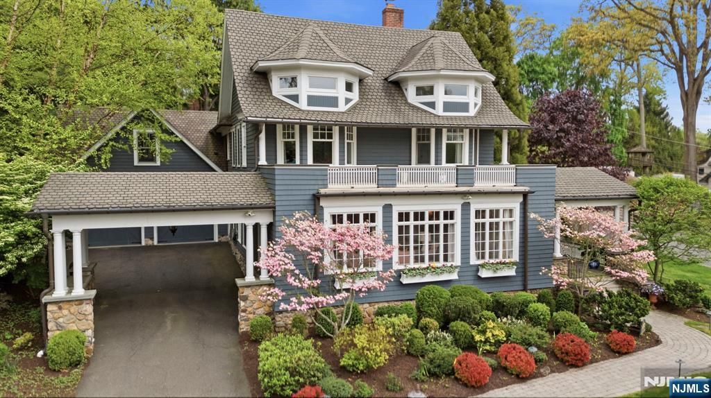 Photo of 203 Heights Road, Ridgewood Village, NJ 07450 (MLS # 26015331)