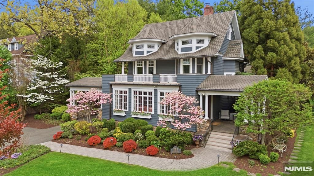 Photo of 203 Heights Road, Ridgewood Village, NJ 07450 (MLS # 26015331)