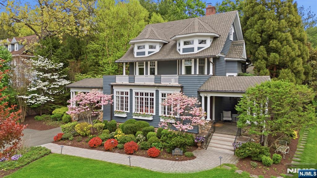203 Heights Road