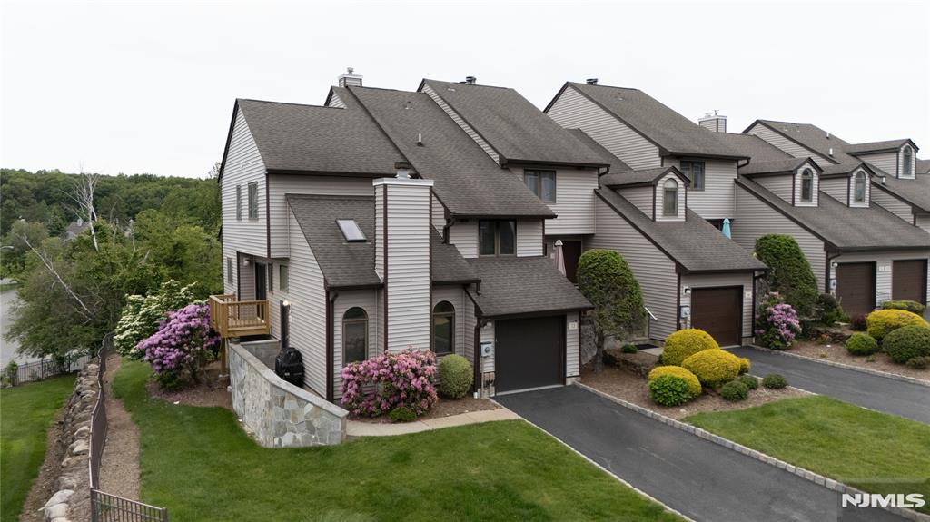 12 Davey Drive 50, West Orange, New Jersey - 3 Bedrooms  
4 Bathrooms - 