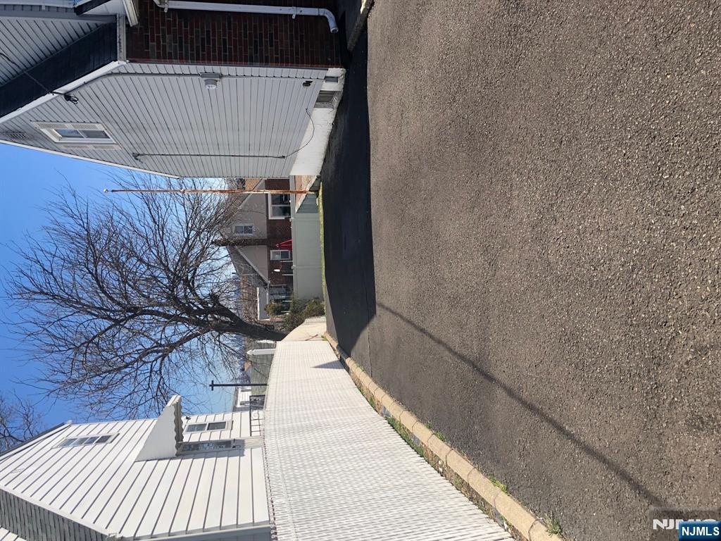 66 Hoover Street