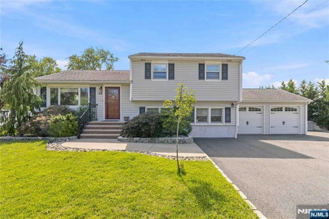Photo of 112 Sand Road, Fairfield, NJ 07004 (MLS # 26032066)