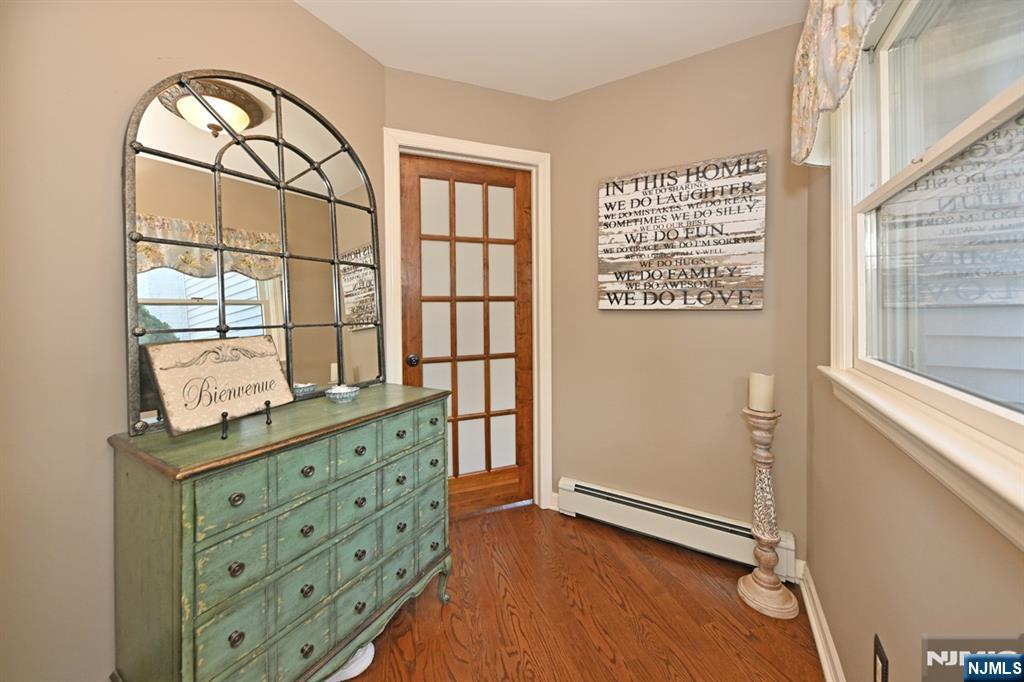 319 Sunset Boulevard