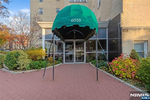 Photo of 6010 Kennedy Boulevard, West New York, NJ 07093 (MLS # 26041263)