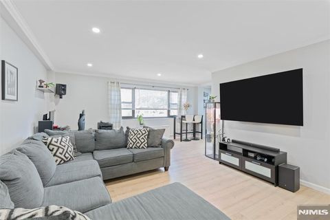 Photo of 25 Grand Avenue #1E, Hackensack, NJ 07601 (MLS # 26022464)