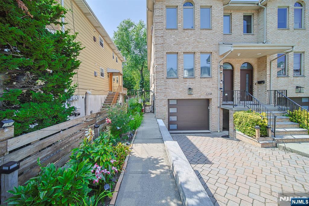 333 HIGHLAND Avenue A