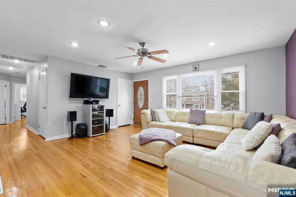 Photo of 34 Seminole Avenue, Oakland, NJ 07436 (MLS # 26007940)