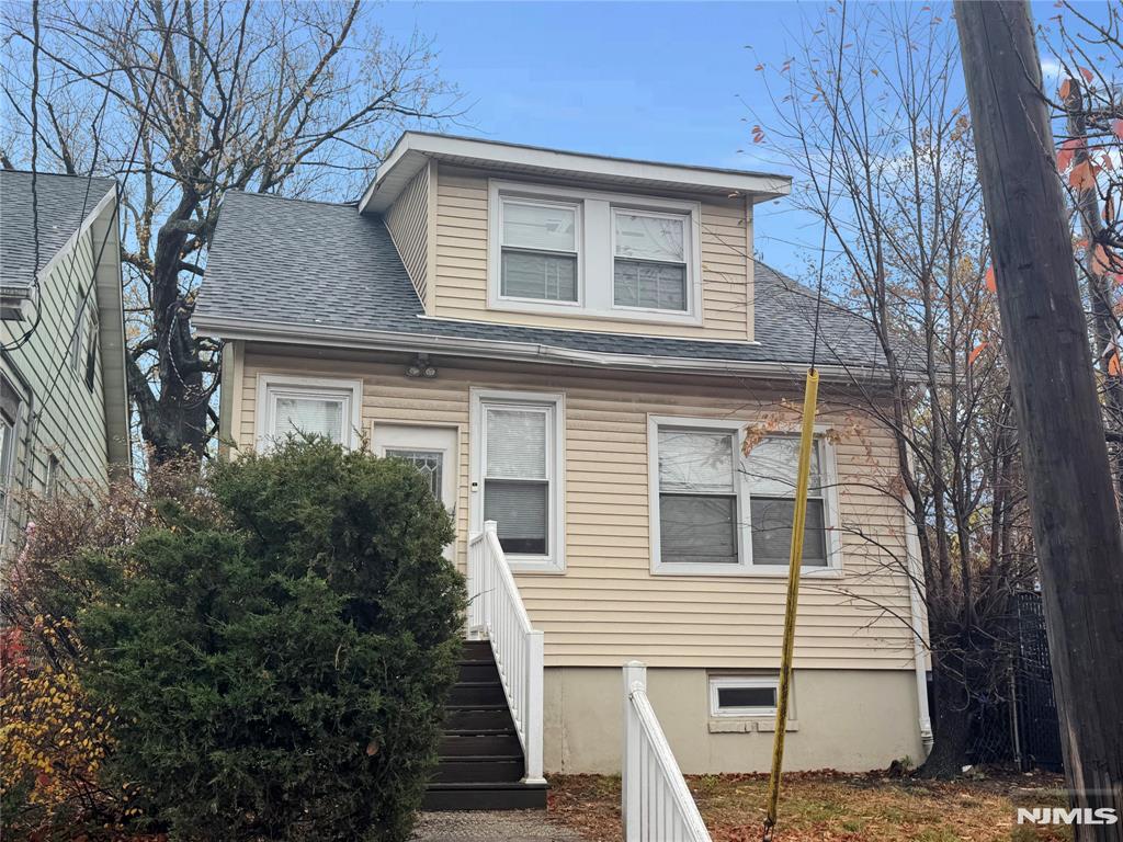 12 Cortlandt Street, Belleville, New Jersey - 4 Bedrooms  
1 Bathrooms  
7 Rooms - 