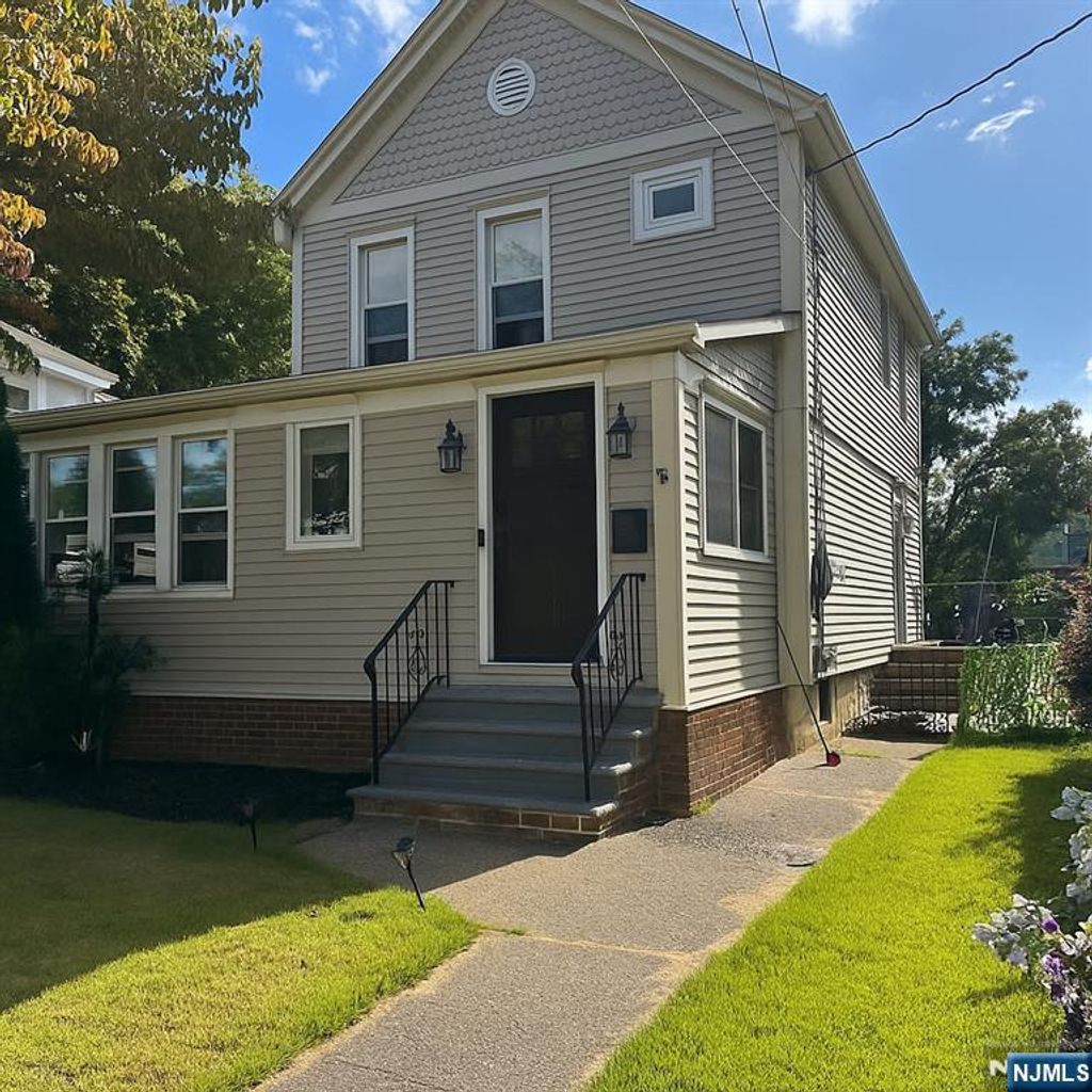 Photo of 14 Pierce Avenue, Midland Park, NJ 07432 (MLS # 25029814)