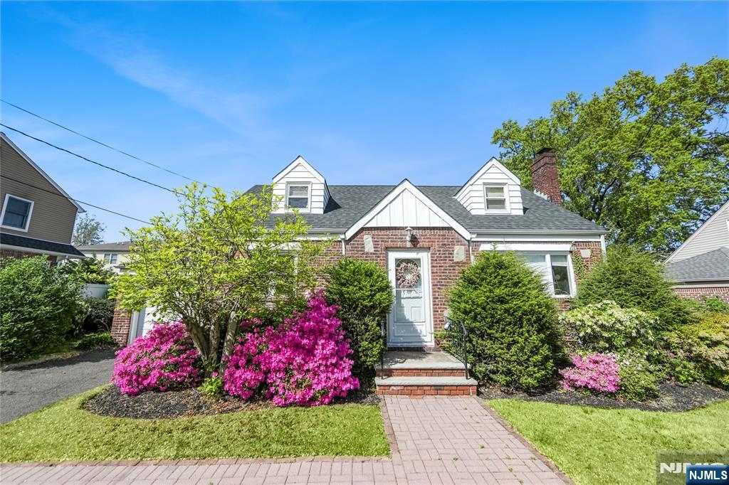 Property for Sale at 228 Wayne Avenue, River Edge, New Jersey - Bedrooms: 4 
Bathrooms: 2 
Rooms: 7  - $640,000