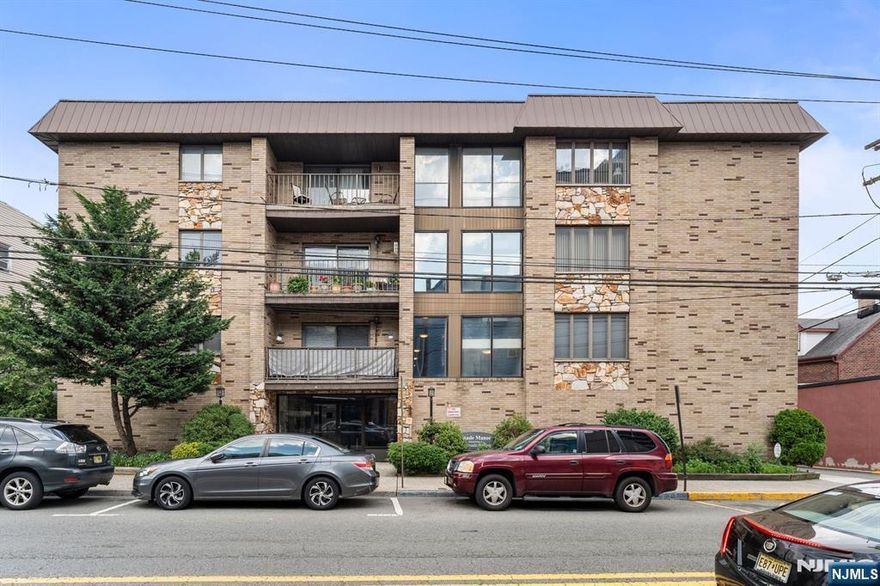 Great opportunity to rent a very large apartment, 1300 sqft, 2 beds 2 bath, South facing unit with balcony and with garage parking included at an amazing location with transportation at your door. Available ASAP. The unit features foyer entrance, hardwood floors throughout, open concept living room/dining room, large eat in kitchen, central air and amazing amount of closet space. The extra large master suite has it's own master bathroom with 2 sinks and a large walk in closet and can easily fit king size bed. The 2nd bedroom is a great size as well. Freshly painted, new countertops and backsplash. Laundry room on the floor. Garage spot included. Great size balcony. Location is ideal, with transportation at your door step and close to restaurants, shops etc. Schedule your tour TODAY!!