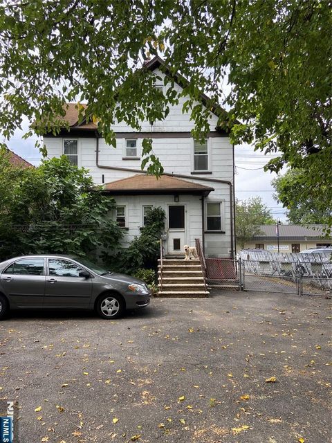 Photo of 83 N Washington Avenue, Bergenfield, NJ 07621 (MLS # 25039022)