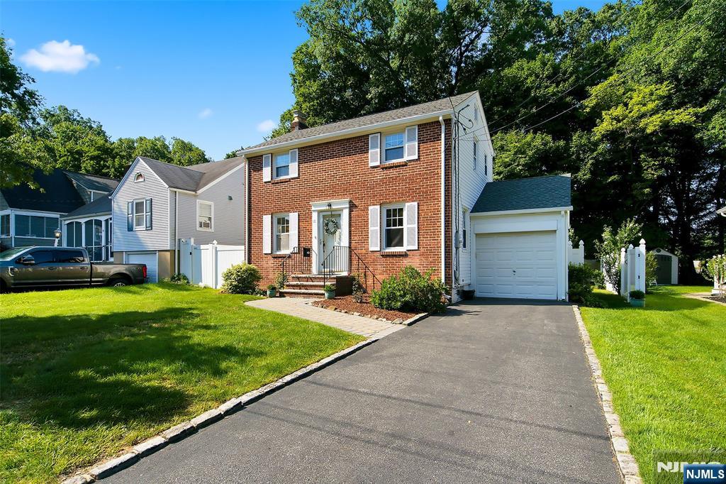 11 Monroe Avenue