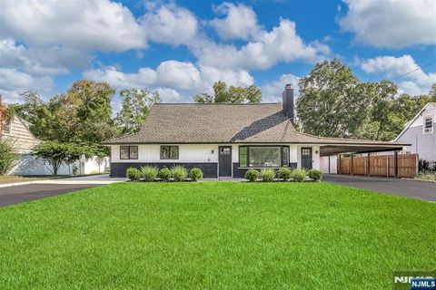 15 Spruce Road Pompton Lakes NJ 07442