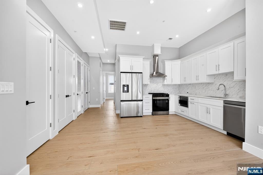 Homes for Sale in Northern NJ | ThisIsRiverEdge.com 126 De Kalb Avenue 1A