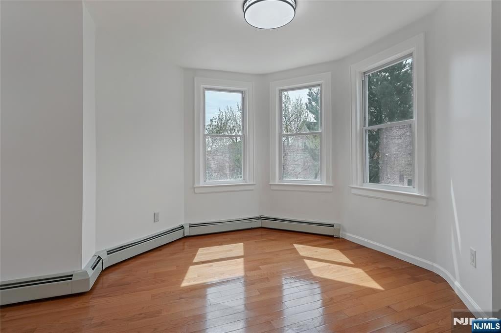 113 Oakwood Avenue