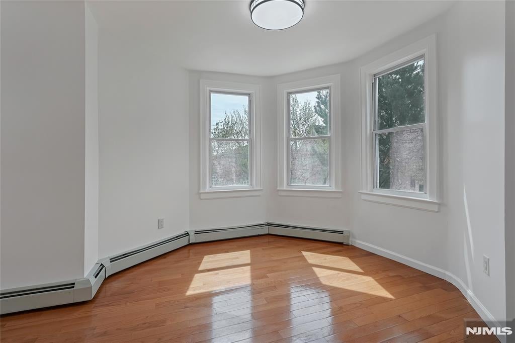 113 Oakwood Avenue