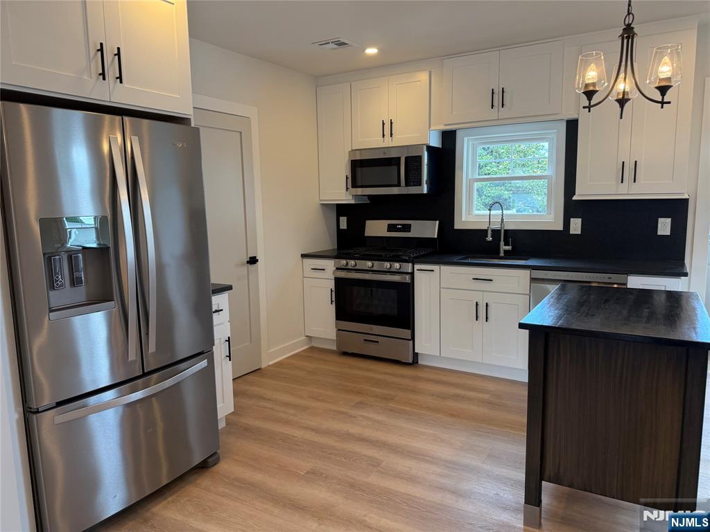 Lodi, New Jersey 07644, United States, 3 Bedrooms Bedrooms, ,2 BathroomsBathrooms,Residential,Active,203855