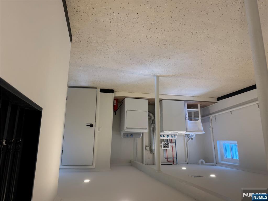 Lodi, New Jersey 07644, United States, 3 Bedrooms Bedrooms, ,2 BathroomsBathrooms,Residential,Active,203855