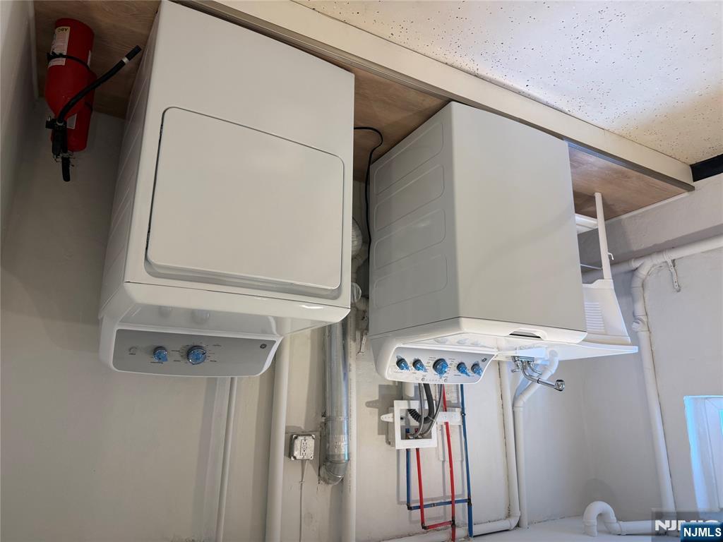 Lodi, New Jersey 07644, United States, 3 Bedrooms Bedrooms, ,2 BathroomsBathrooms,Residential,Active,203855