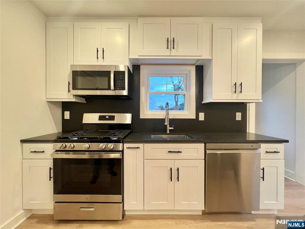 Lodi, New Jersey 07644, United States, 3 Bedrooms Bedrooms, ,2 BathroomsBathrooms,Residential,Active,203855