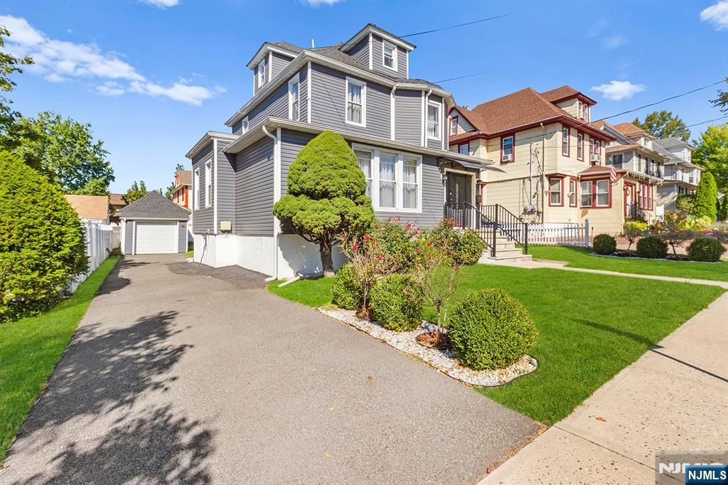 Photo of 22 Euclid Avenue, Ridgefield Park, NJ 07660 (MLS # 25035235)