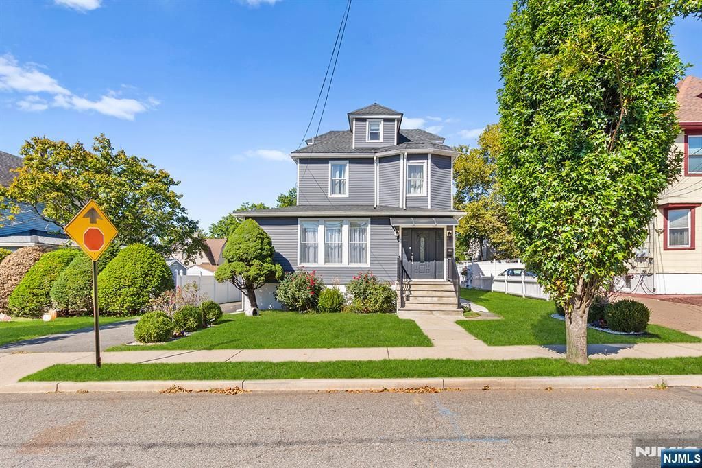 Photo of 22 Euclid Avenue, Ridgefield Park, NJ 07660 (MLS # 25035235)
