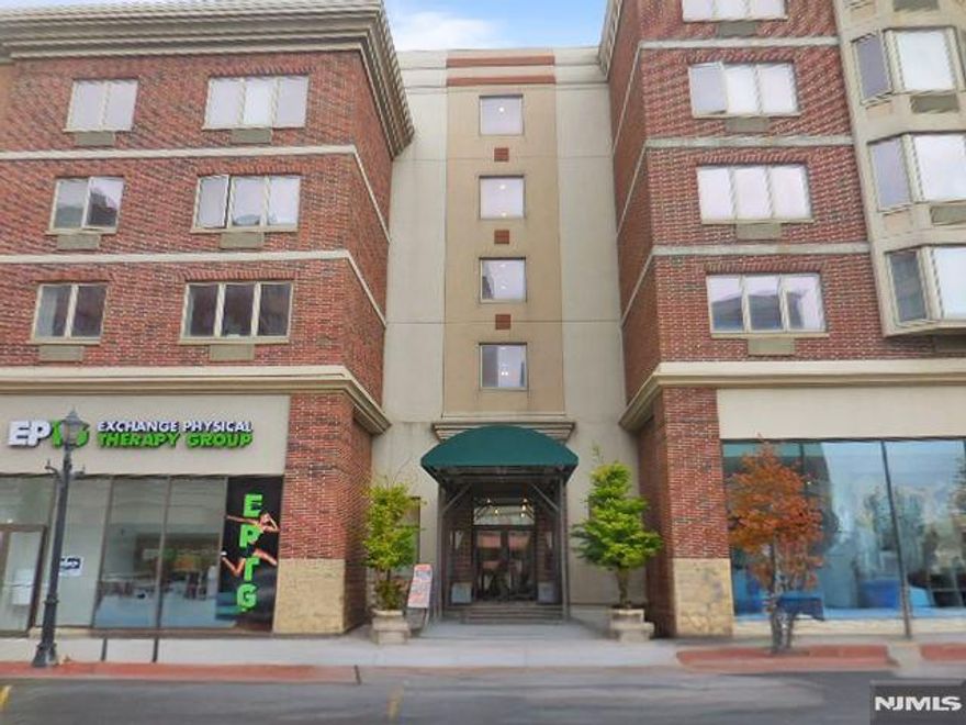 Spacious 1-bedroom, 1-bath condo located in the desirable City Place community. This unit features an open layout with modern finishes, perfect for comfortable living. Enjoy the convenience of having restaurants and shops right at your doorstep, along with easy access to public transportation to New York City. Don't miss this!