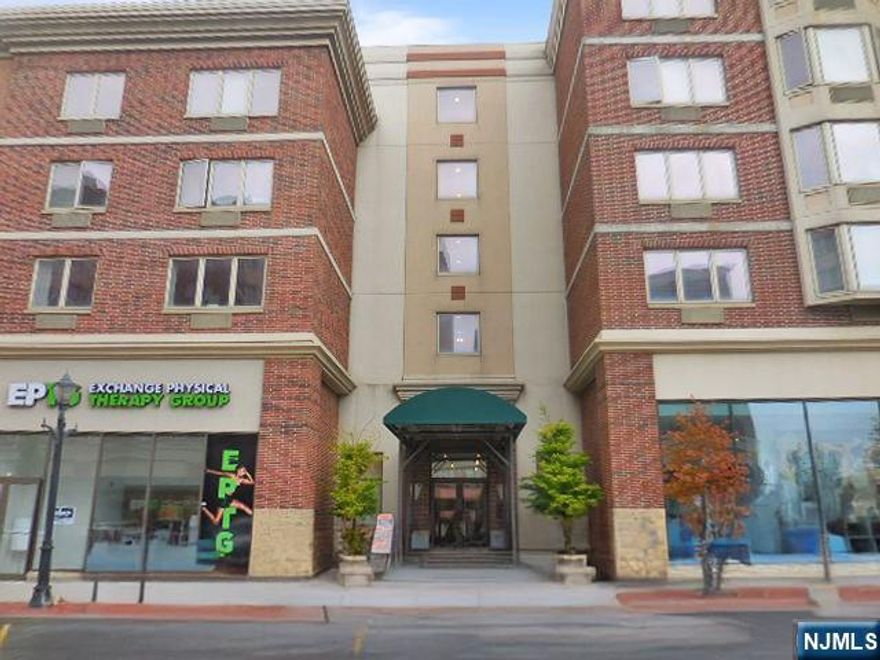 Spacious 1-bedroom, 1-bath condo located in the desirable City Place community. This unit features an open layout with modern finishes, perfect for comfortable living. Enjoy the convenience of having restaurants and shops right at your doorstep, along with easy access to public transportation to New York City. Don't miss this!